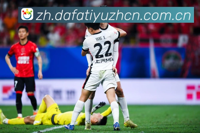 汉堡成功保级后立足稳健发展继续保持雄心与谦逊精神战术观察:最新赛事动态与深度分析 汉堡成功保级后立足稳健发展继续保持雄心与谦逊精神战术观察:最新赛事动态与深度分析